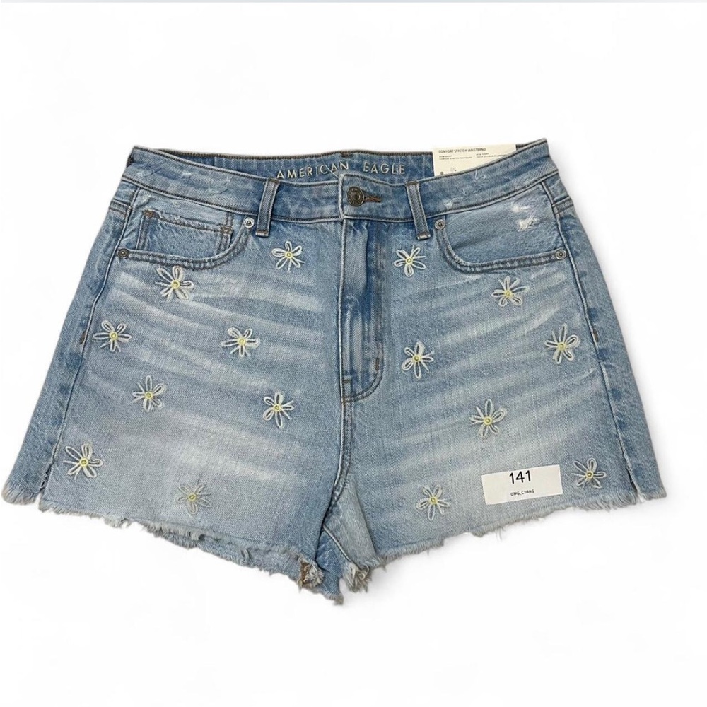 American Eagle Outfitters Blue Mom Short with embroidered Daisies